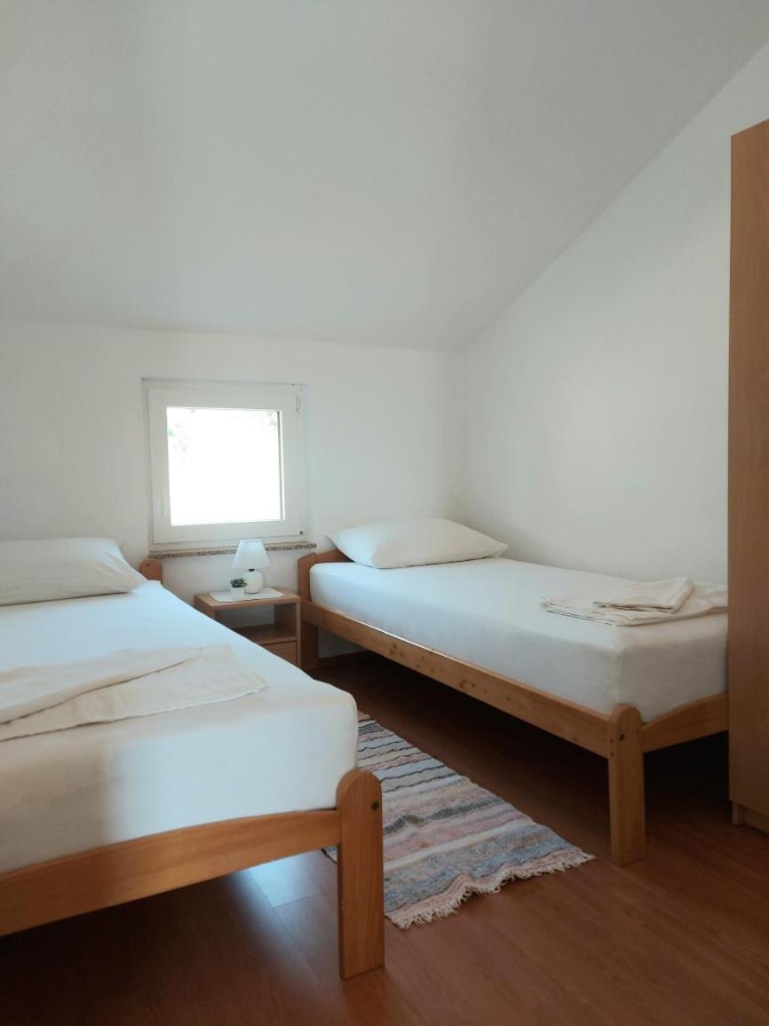 Apartmani Rukavina Cesarica Kültér fotó